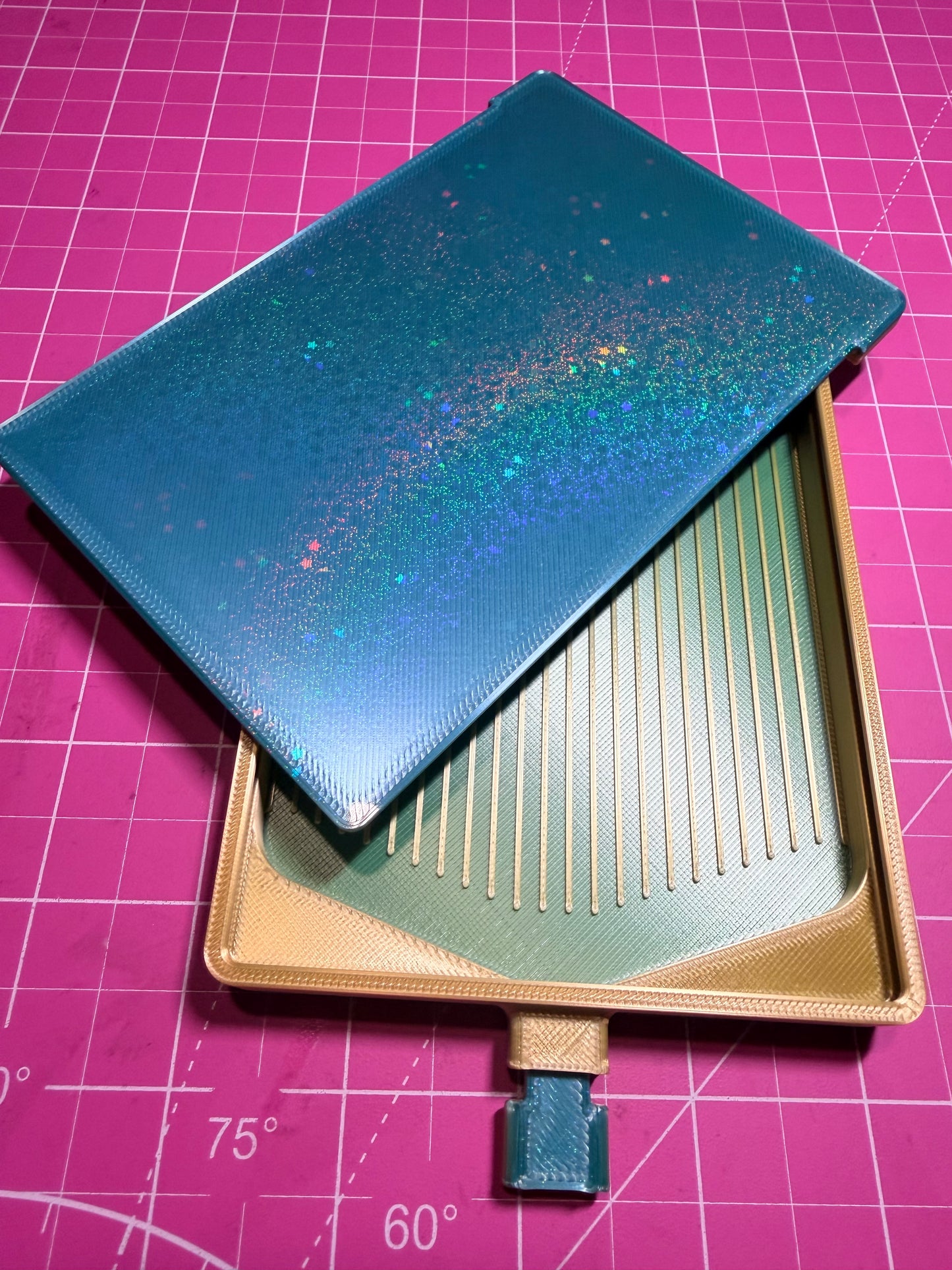 New addition 3d printed 6x4 Diamond Art Tray, with plug